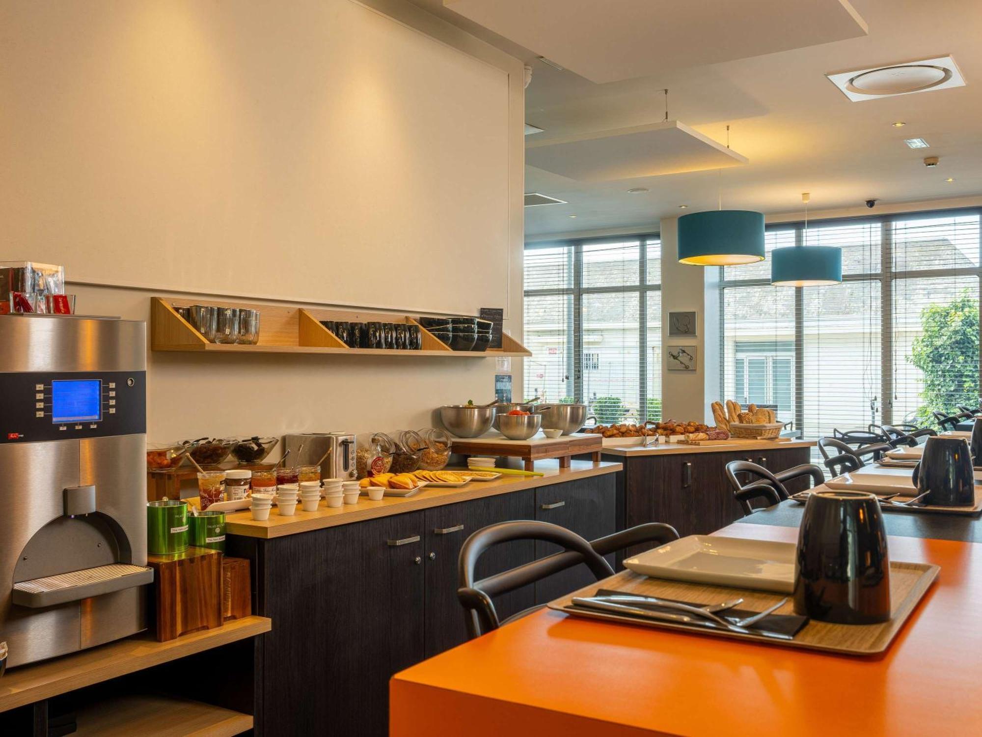 Ibis Styles Saumur Gare Centre Exterior foto