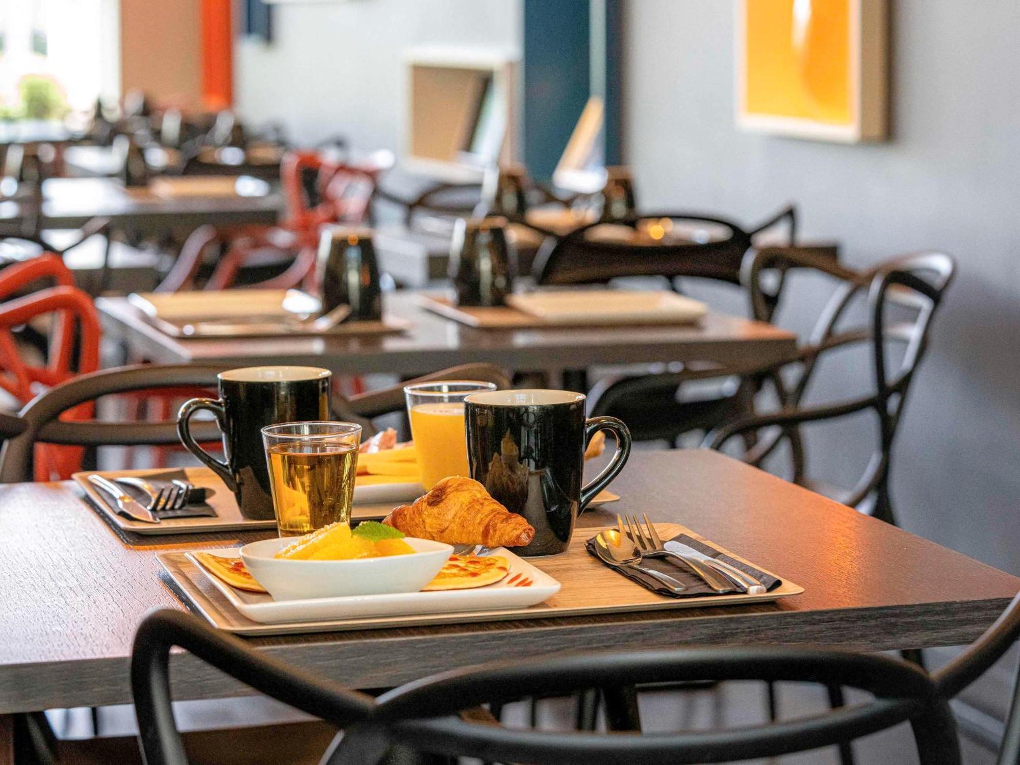 Ibis Styles Saumur Gare Centre Exterior foto