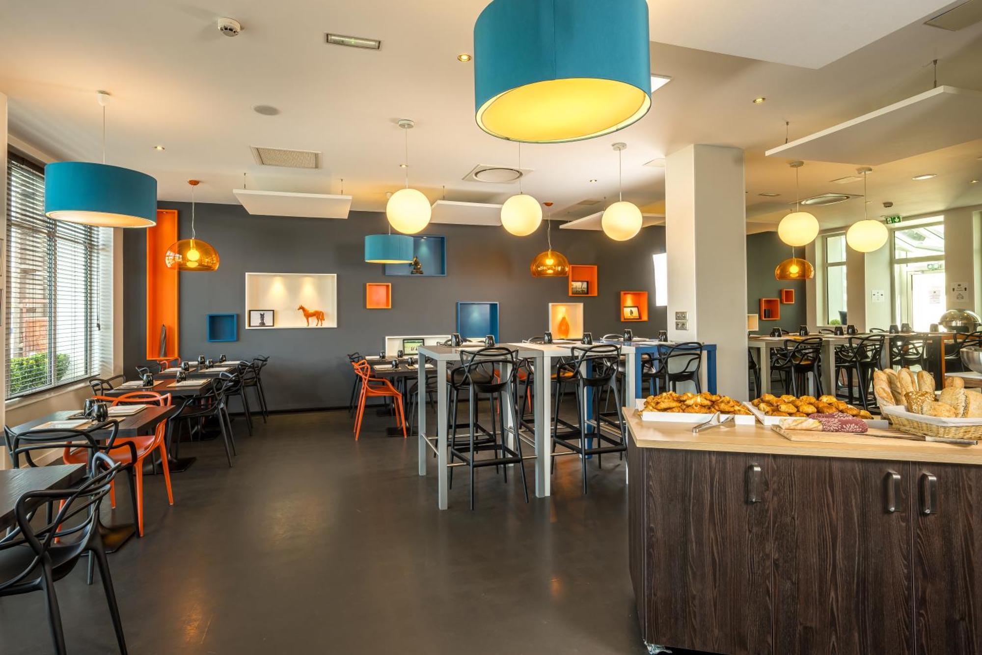 Ibis Styles Saumur Gare Centre Exterior foto