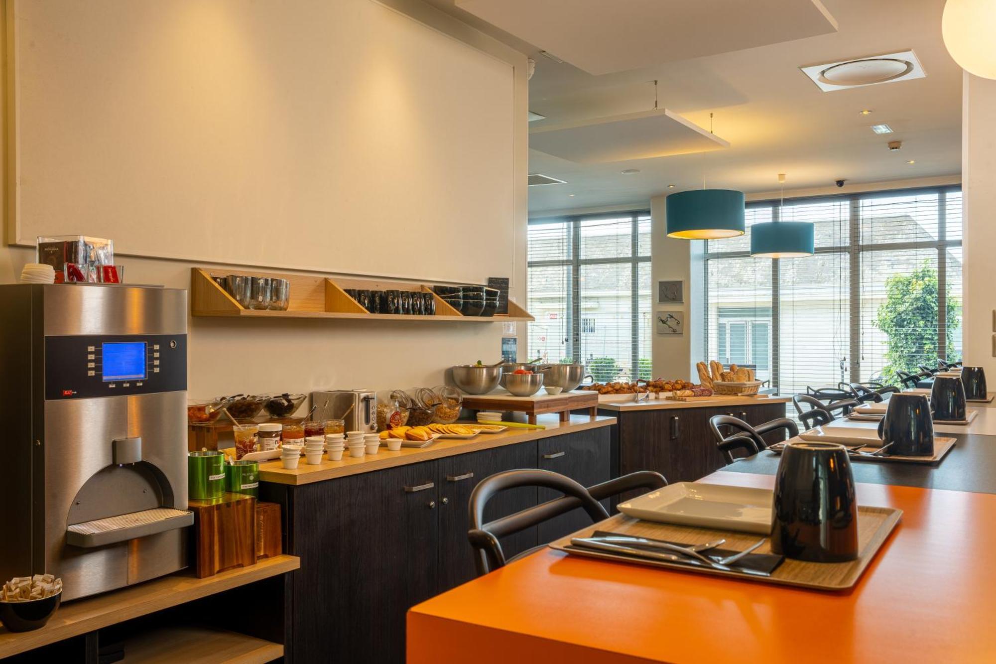 Ibis Styles Saumur Gare Centre Exterior foto